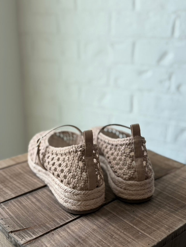 Ela Natural Woven Platform flat