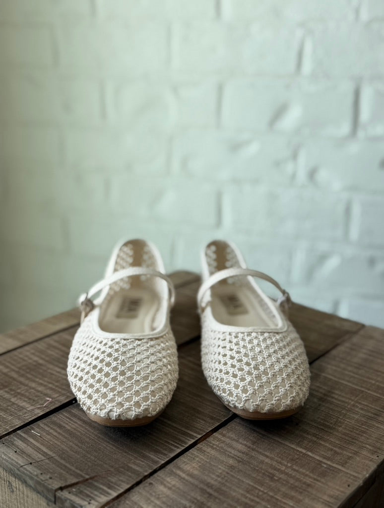Kora Natural Woven Flat shoe