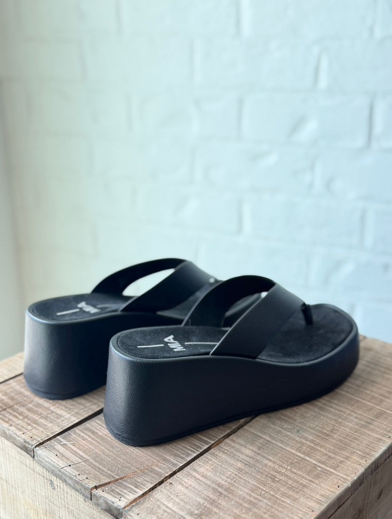 Niccola Black Platform flip flop